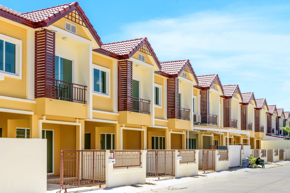 a row of townhouses
