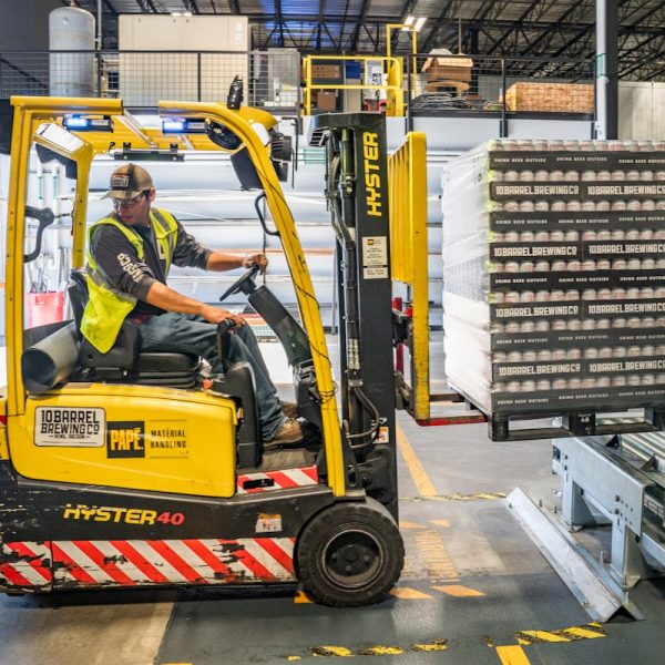 5 Best Practices for Forklift Operators in High-Traffic Environments